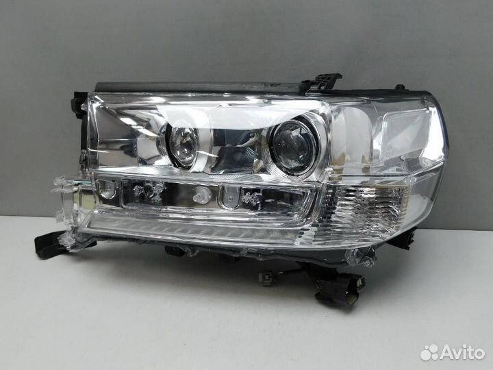 Фара левая Toyota Land Cruiser