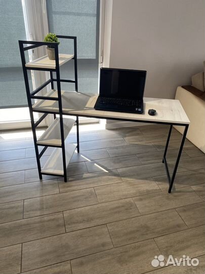 Письменный стол