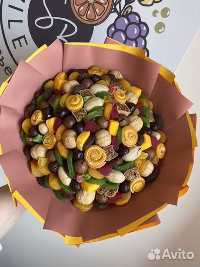 Съедобные букеты из сухофруктов и орехов