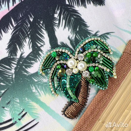 Брошь ручной работы 