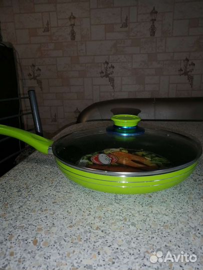 Сковороды новая и б/у, тортница