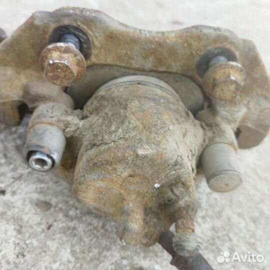 Суппорт левый/правый Ford Focus 2