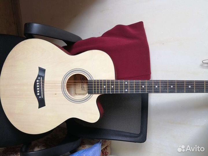 Акустическая гитара