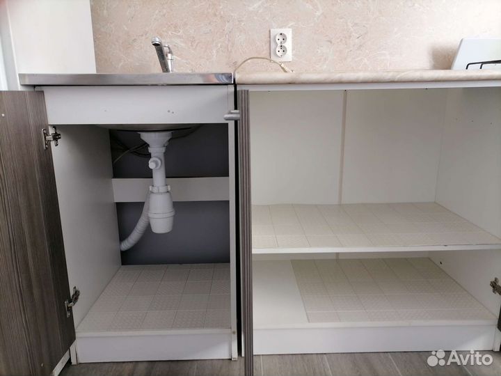 Холодильник бу+ кухонный гарнитур б/у