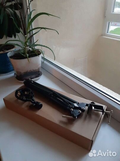 Пантограф для микрофона + В подарок паук-держатель