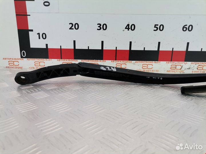 Щеткодержатель (поводок стеклоочистителя, дворник)