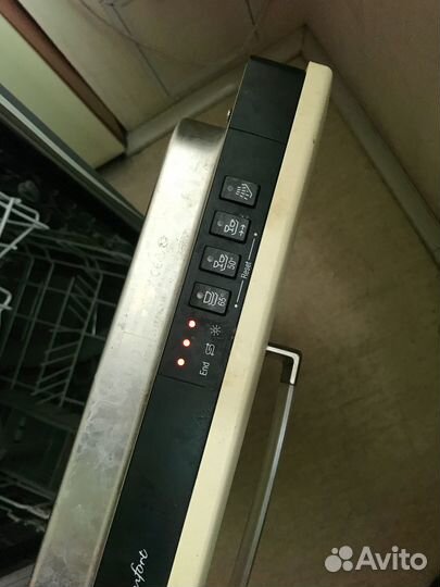 Холодильник встроенный Аристон, посудомойка Бош