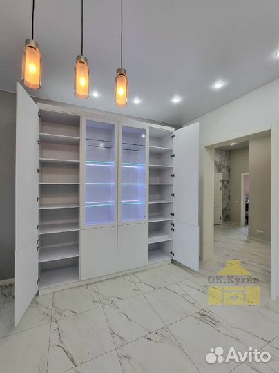 Шкаф двухстворчатый