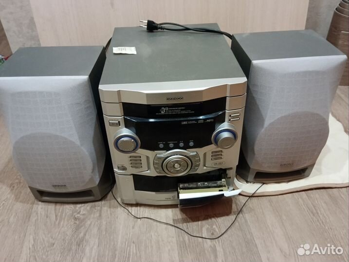 Музыкальный центр