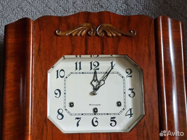 Часы Янтарь настенные с четвертым боем