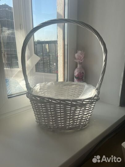 Корзина плетеная для подарков