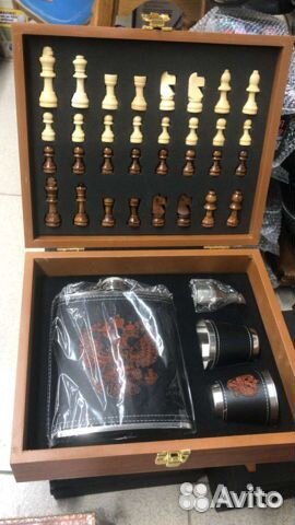 Набор шахматы с флягой и стопками в кейсе