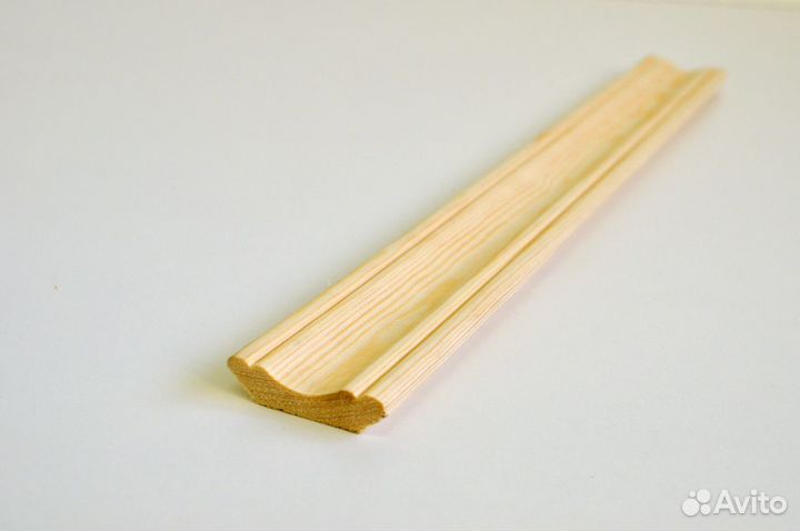 Плинтуса и наличники из сосны в ассортименте