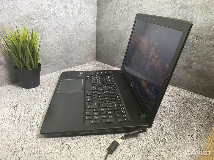 Быстрый ноутбук Acer 2 видеокарты/4 ядра/SSD