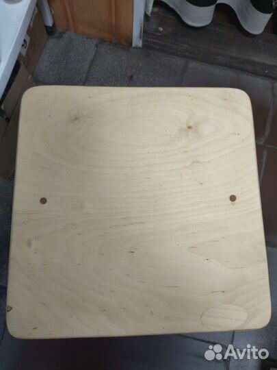 Табурет деревянный