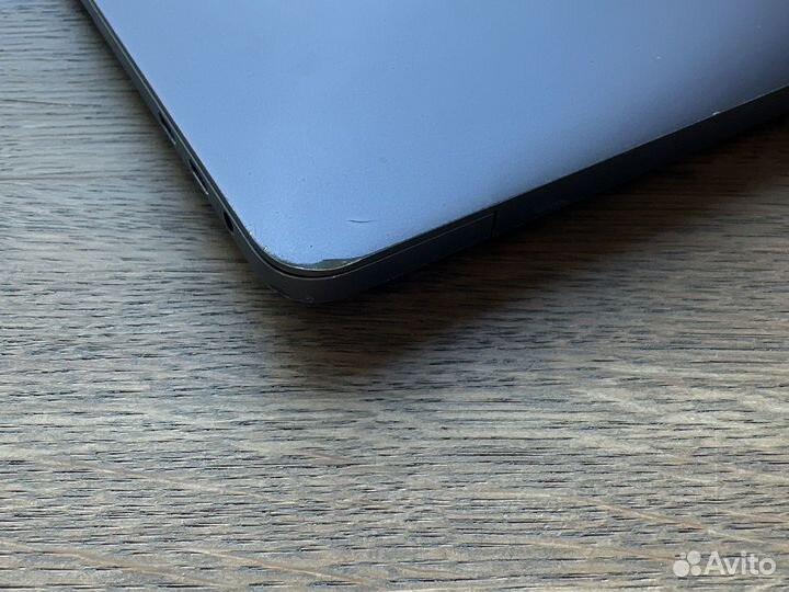 Macbook pro 15 2018 i7 16gb