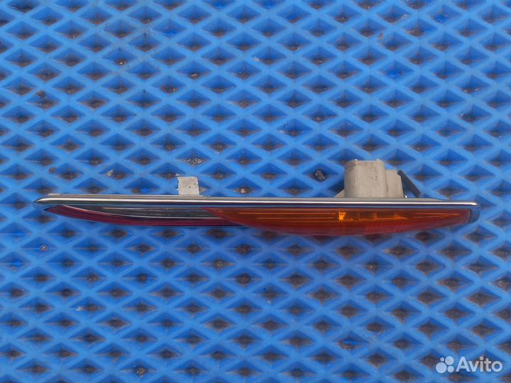 Повторитель, поворотник левый Ford Mondeo 4