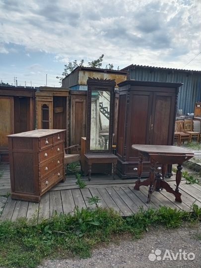 Старинная антикварная мебель