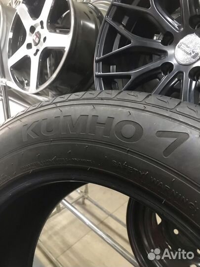 Kumho Crugen Premium KL33 235/60 R18 103H