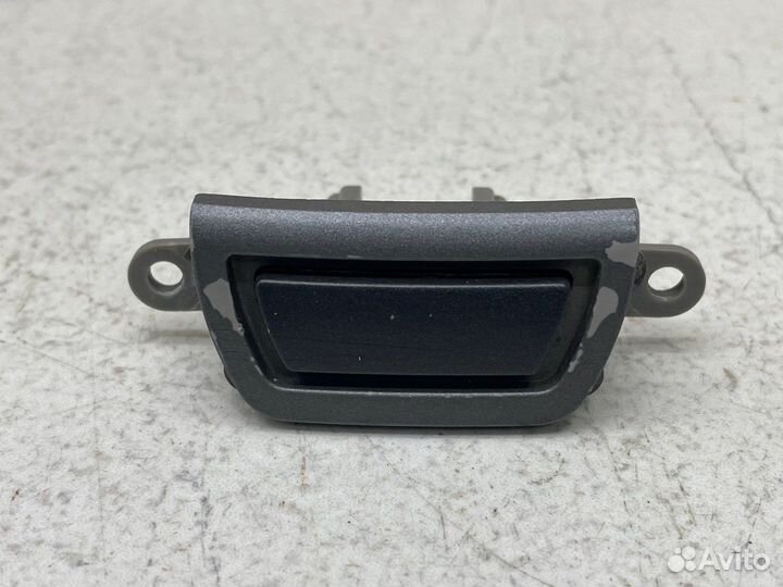 Кнопка открытия заднего подлокотника Bmw E65 E66