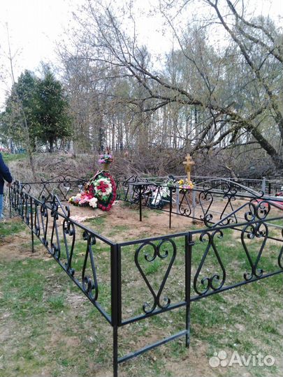 Ограды на кладбище