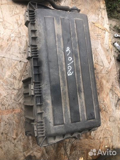 Корпус воздушного фильтра Volkswagen Polo 2011