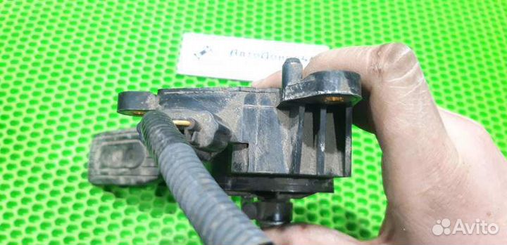 Педаль газа Nissan Tiida C11