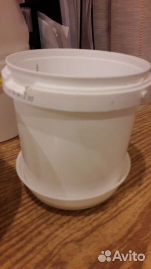 Емкости (горшки) для цветов