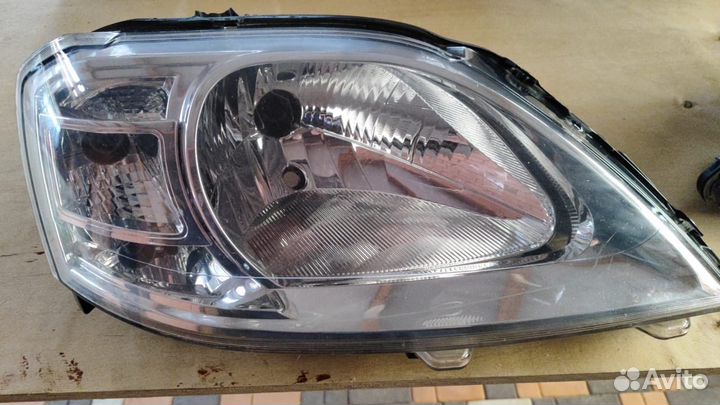 Фара renault logan 1 largus