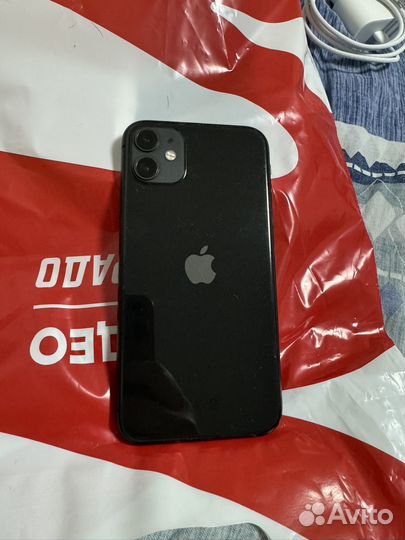 iPhone 11, 64 ГБ