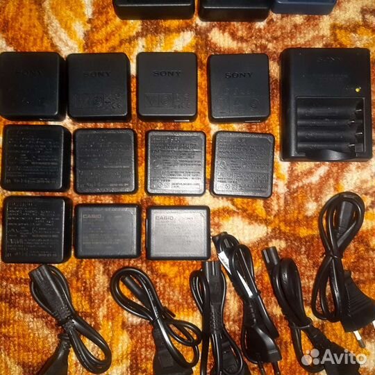 Зарядные устройства,провода для фотоаппарата