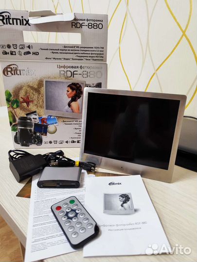 Цифровая фоторамка Ritmix -880