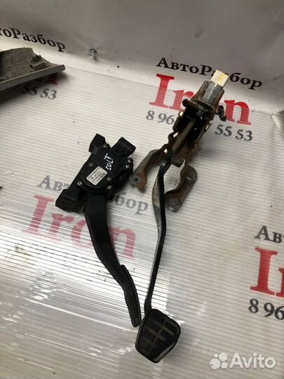 Педали педали газа тормоза Colt Z30 L