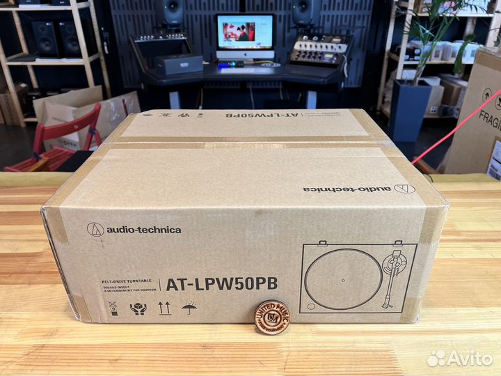 Audio-Technica AT-LPW50PB в Наличии