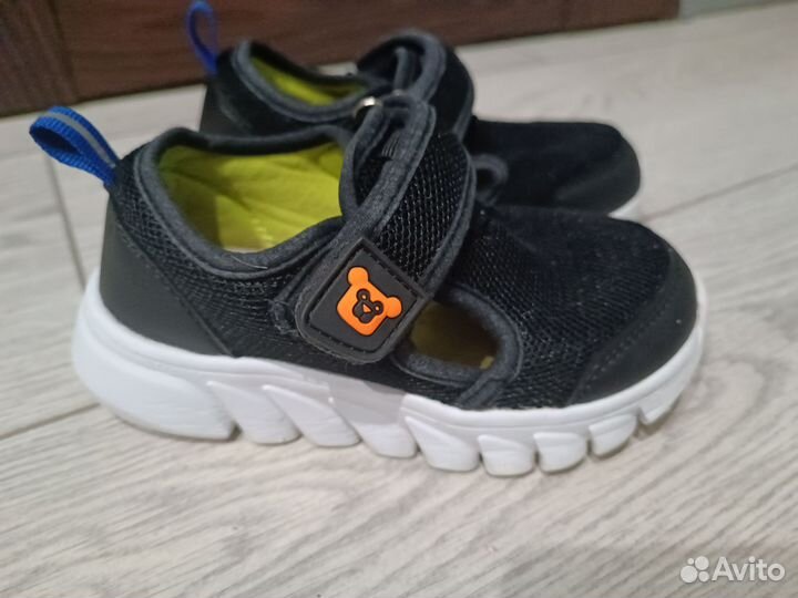 Кроссовки детские