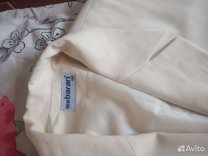 Костюм женский четвёрка