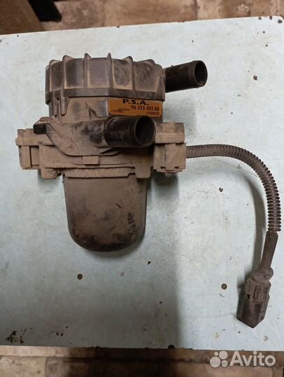 Насос продувки катализатора на Пежо 407 2008 года