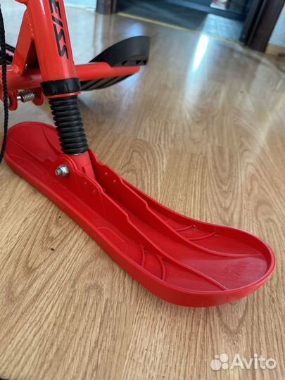 Детский снегокат со спинкой и ручкой