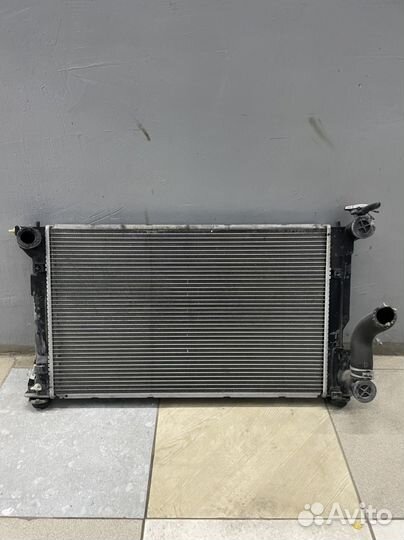 Радиатор охлаждения двс Toyota Avensis t250