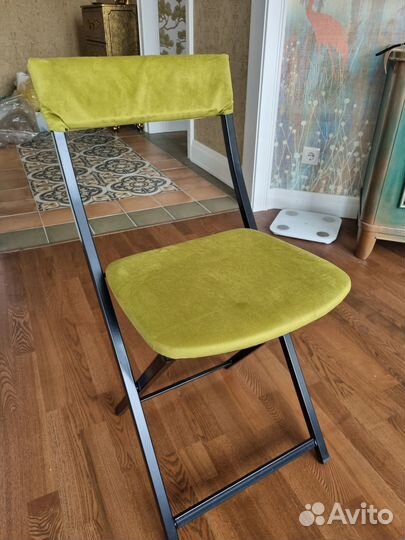 Новый складной стул с бархатной обивкой- 3 шт