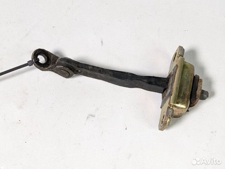 Ограничитель двери передний правый Hyundai Getz