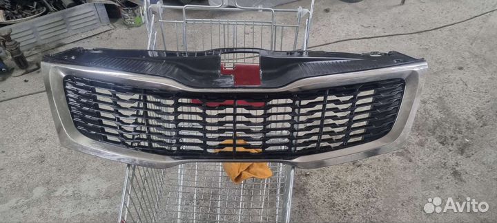 Решетка радиатора Kia Rio