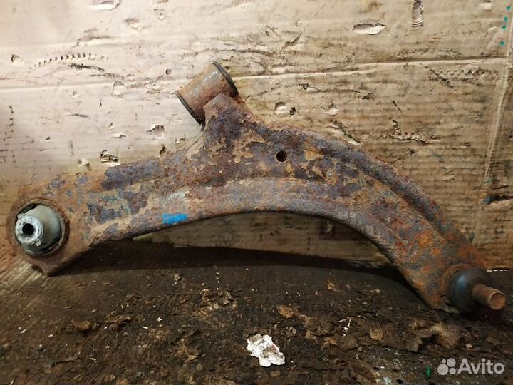 Рычаг передний правый Nissan Tiida