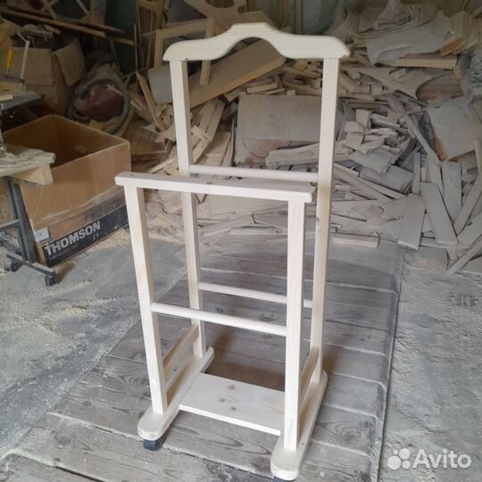 Вешалка для одежды напольная