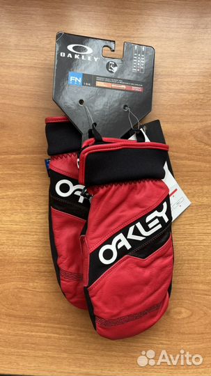 Варежки Oakley