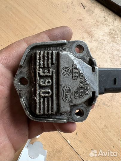 Датчик уровня масла Volkswagen passat b6