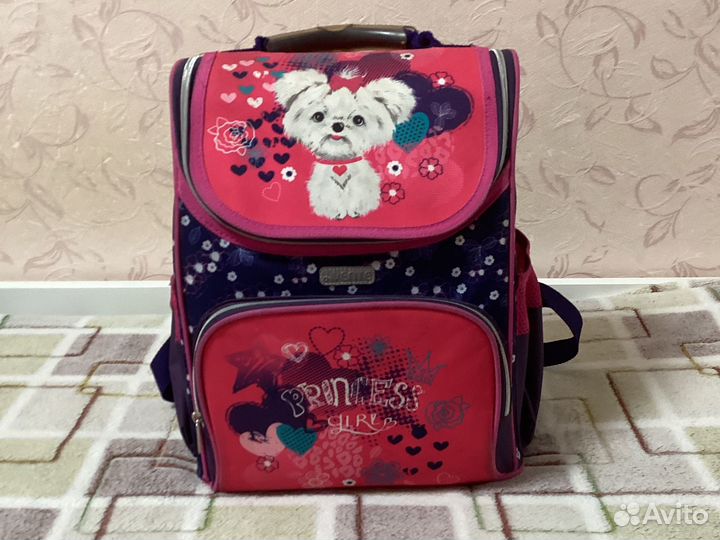 Школьный рюкзак с ортопедической спиной