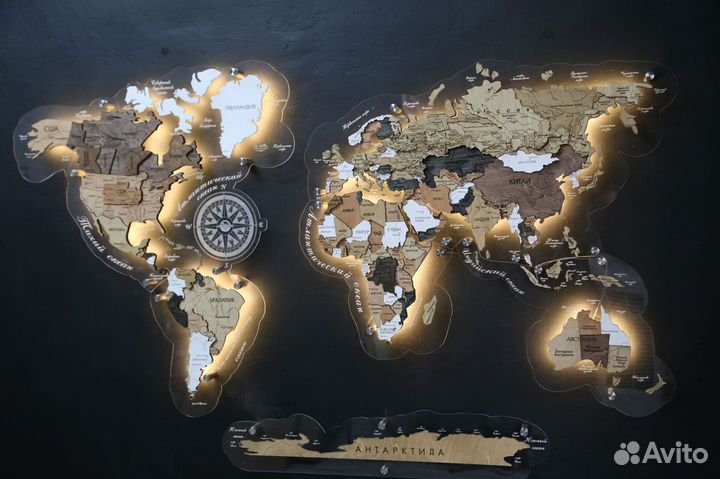 Деревянная карта мира с подсветкой