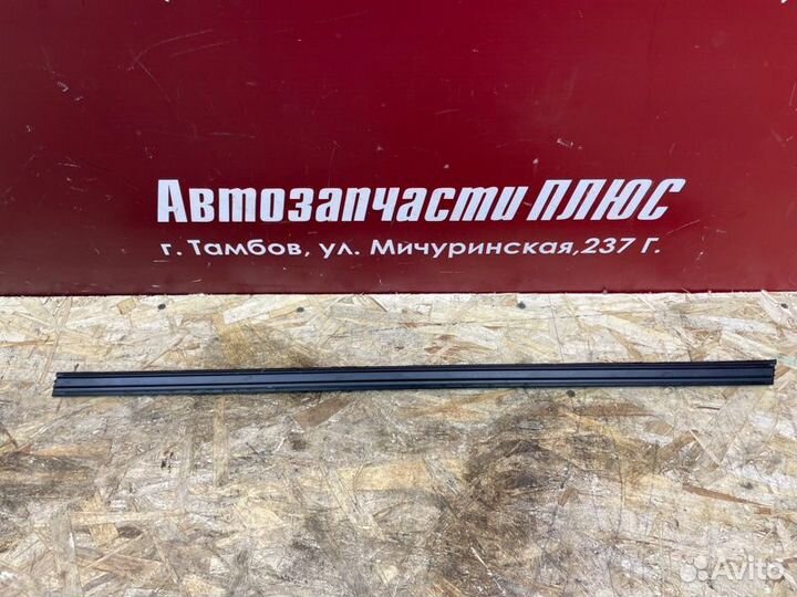 Уплотнитель стекла двери внутренний передний