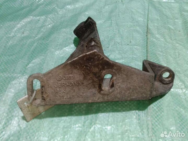 Кронштейн гидроусилителя Volkswagen Passat B3